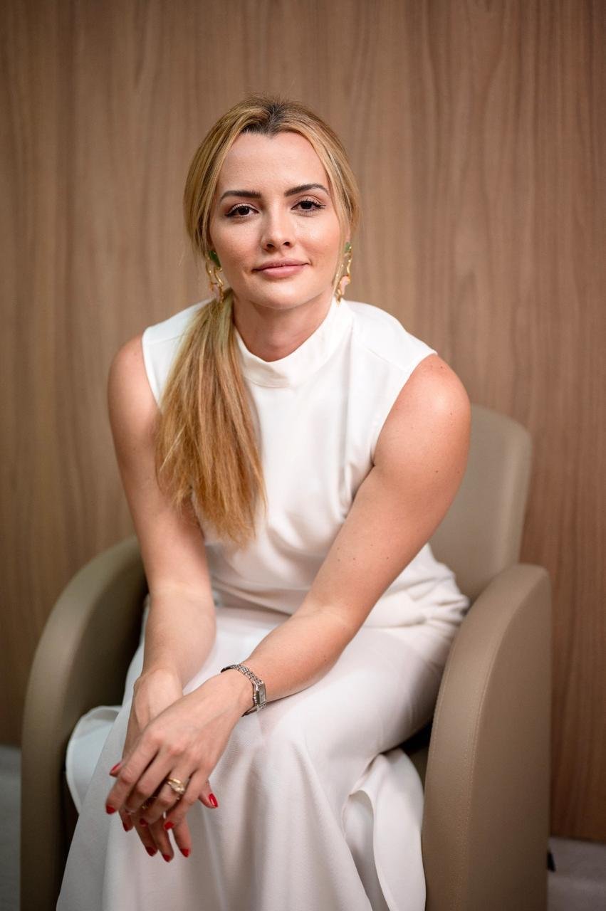 Dra. Mariana Mesquita